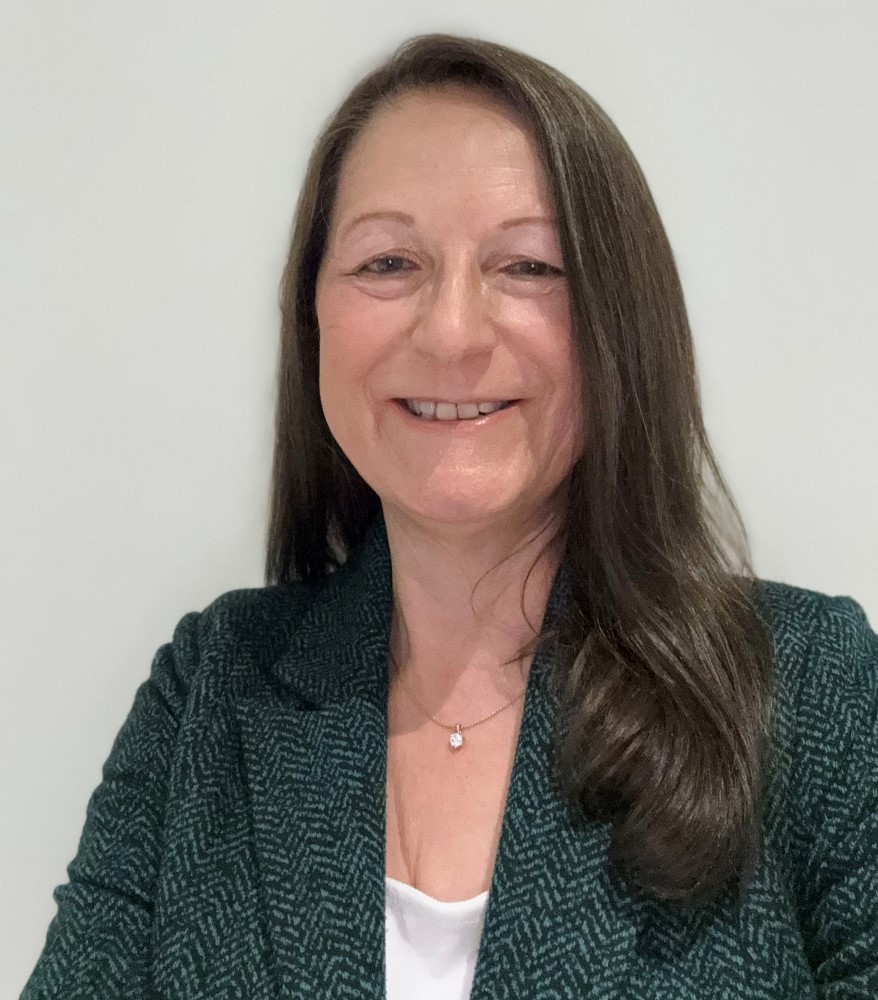 Head and shoulders photo of Janet Swadling